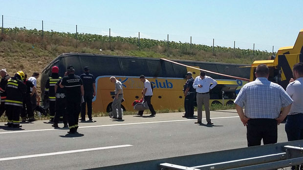 Погинуо Пољак, 25 деце повређено
